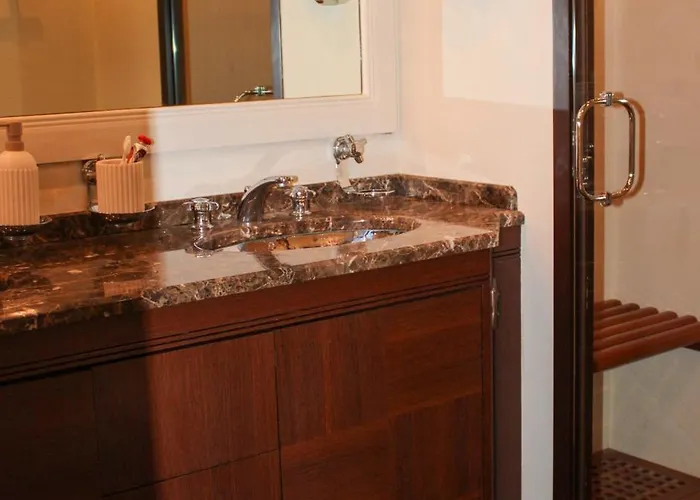 105 Ft Yacht Tekne *