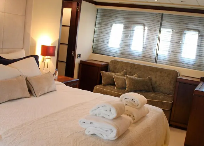 105 Ft Yacht * Psarrou