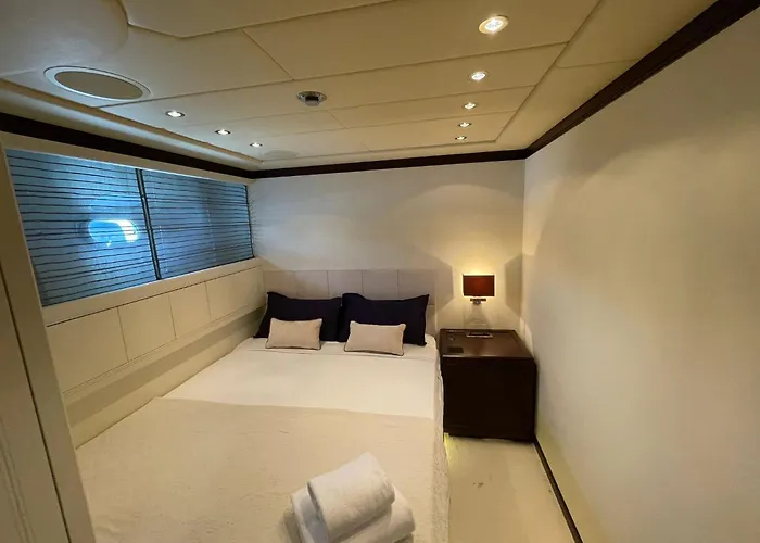 105 Ft Yacht Tekne *