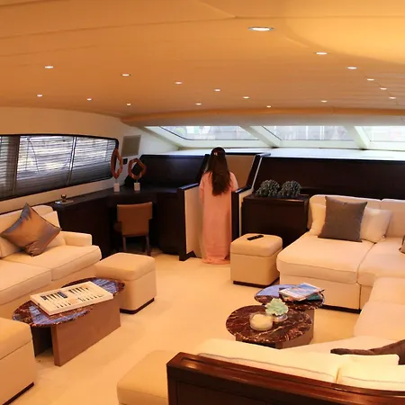 Πλωτό κατάλυμα 105 Ft Yacht