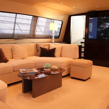 105 Ft Yacht * Psarou (Mykonos)